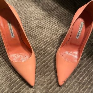 Authentic Manolo Blahnik pointed pink pumps
